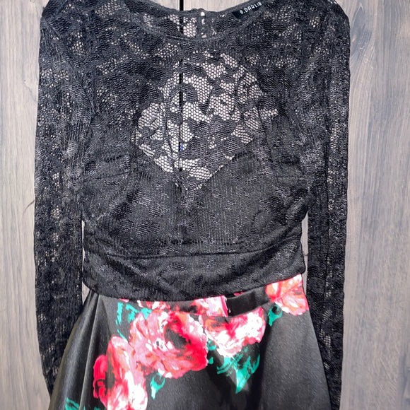 Macys gown. Size S. - Picture 3 of 3